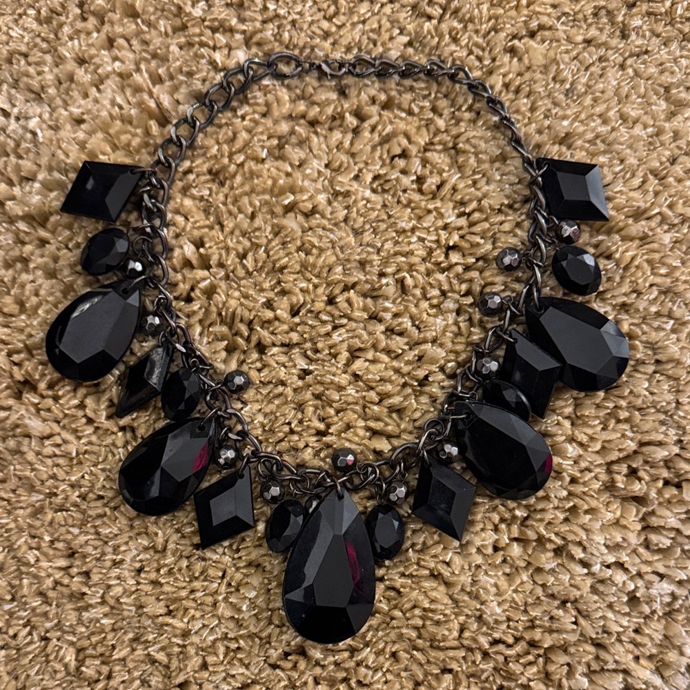 Elegant Black Statement Necklace